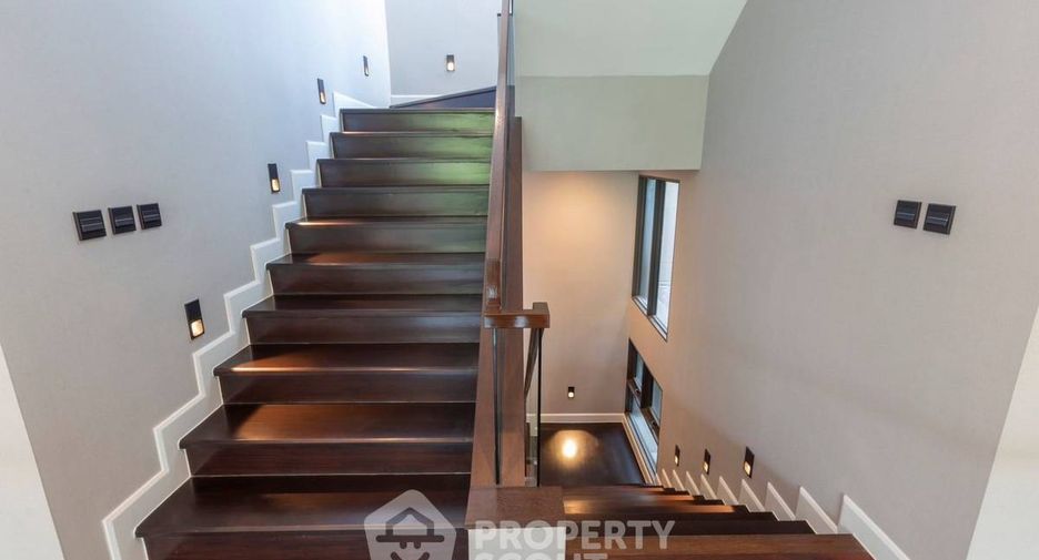 For sale 5 bedrooms house in Lak Si, Bangkok