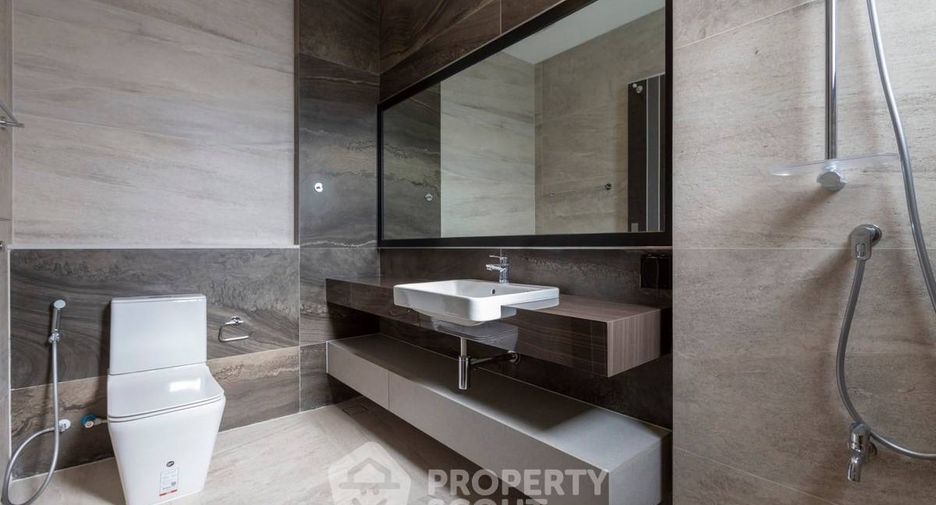 For sale 5 bedrooms house in Lak Si, Bangkok