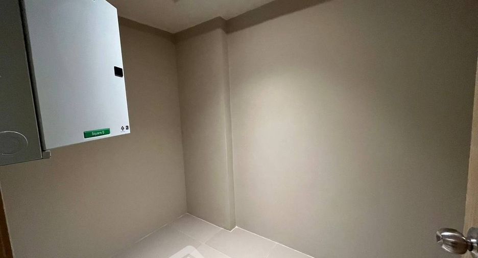 For sale 2 bedrooms condo in Watthana, Bangkok
