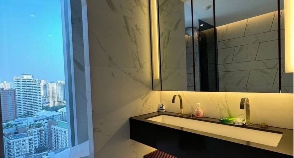 For sale 2 bedrooms condo in Khlong Toei, Bangkok