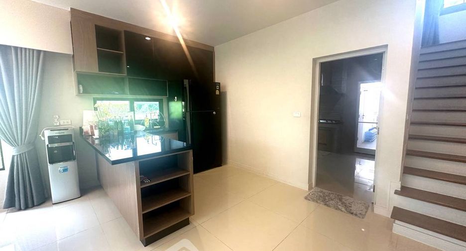 For sale 4 bedrooms house in Prawet, Bangkok