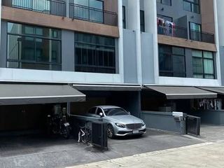 For sale 3 bedrooms townhouse in Yan Nawa, Bangkok