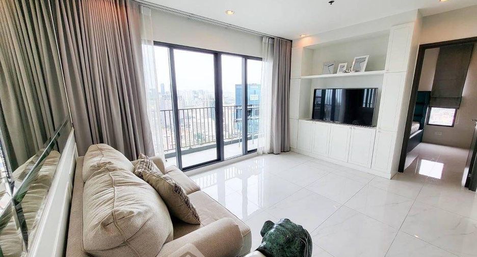 For sale 3 bedrooms condo in Watthana, Bangkok