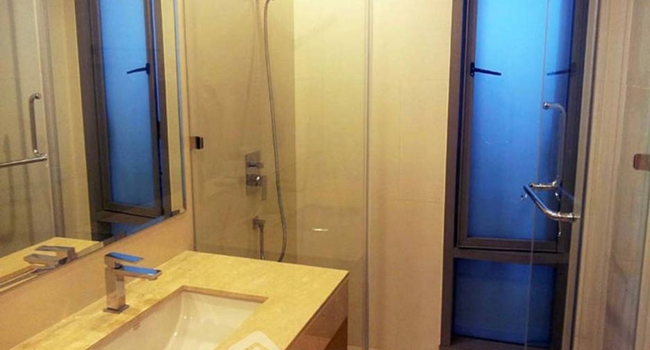 À vendre 1 chambre condo à Yan Nawa, Bangkok