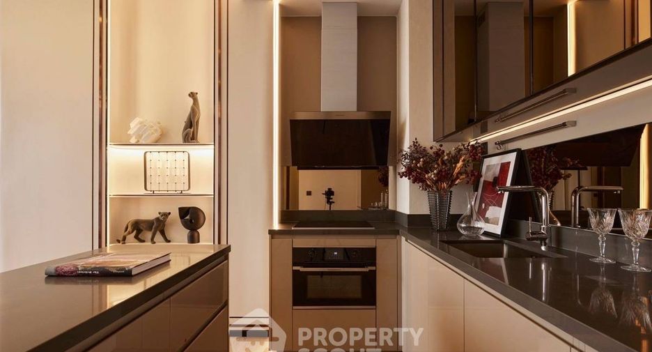 For sale 3 bedrooms condo in Watthana, Bangkok