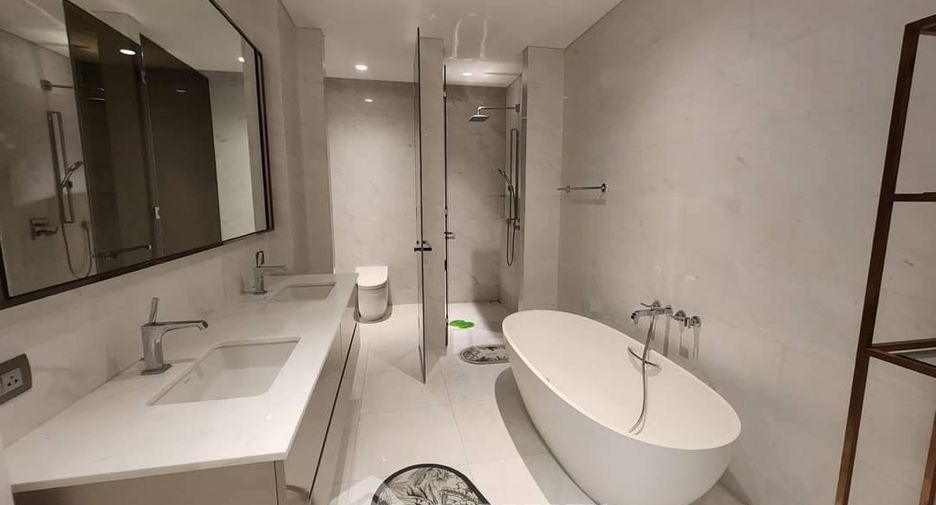 For sale 2 bedrooms condo in Pathum Wan, Bangkok