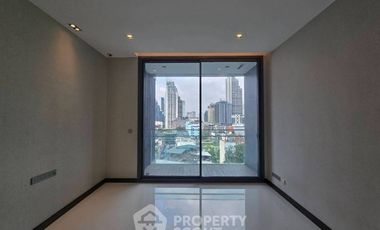 ขาย 2 ห้องนอน คอนโด ใน คลองเตย, กรุงเทพฯ