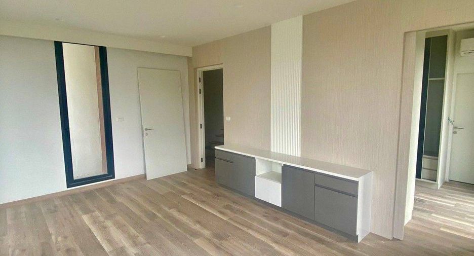 For sale 3 bedrooms townhouse in Yan Nawa, Bangkok