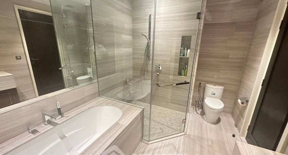 For sale 1 bed condo in Khlong Toei, Bangkok