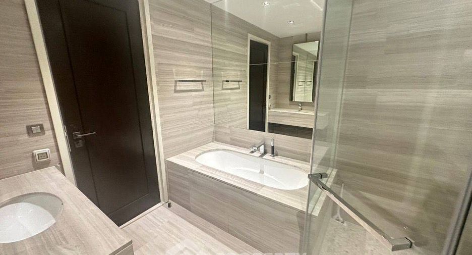 For sale 1 bed condo in Khlong Toei, Bangkok