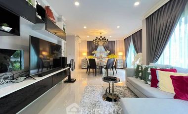For rent and for sale 4 bedrooms house in Khlong Sam Wa, Bangkok