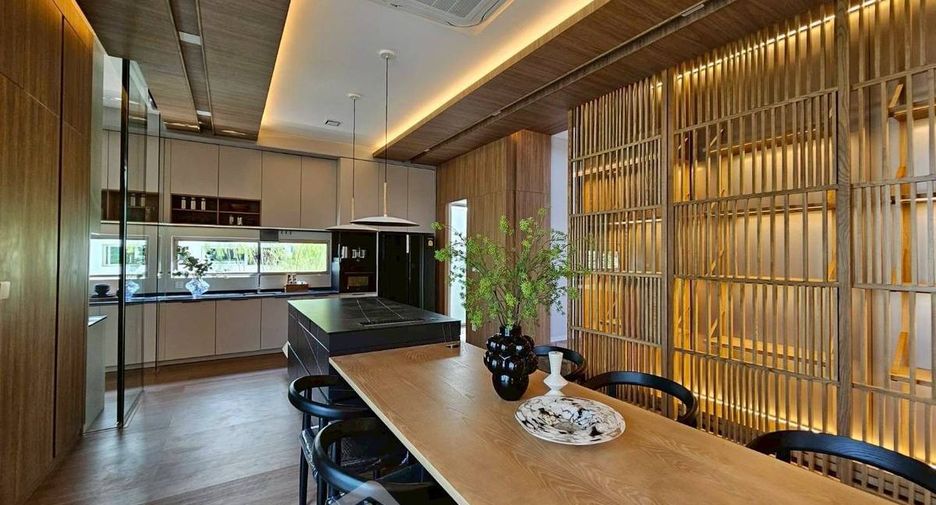 For rent 4 bedrooms house in Saphan Sung, Bangkok