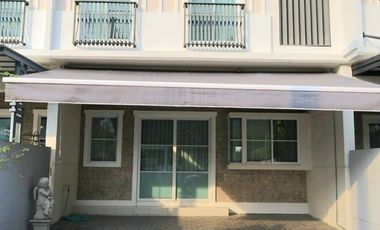 For rent 3 bedrooms townhouse in Prawet, Bangkok