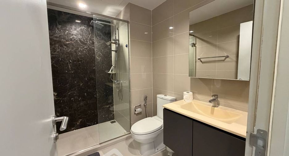 For rent 2 bedrooms condo in Khlong San, Bangkok