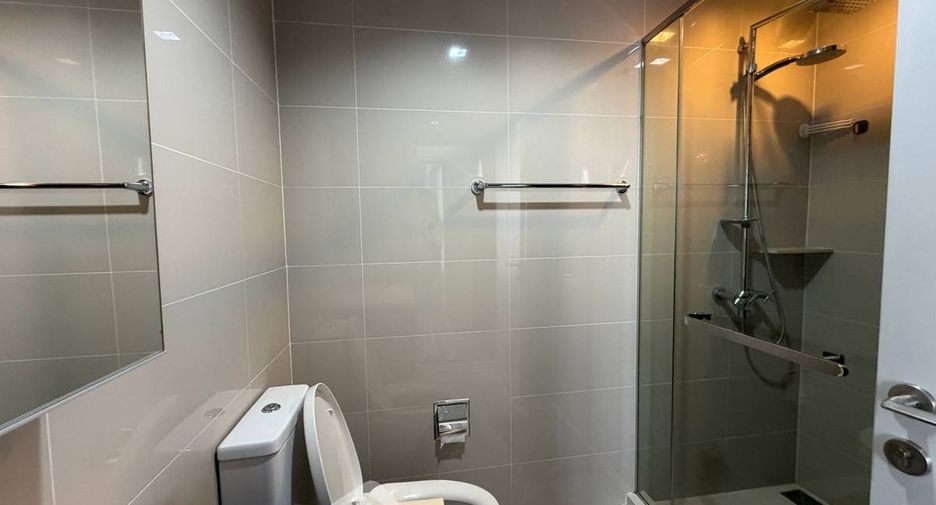 For rent 2 bedrooms condo in Khlong San, Bangkok