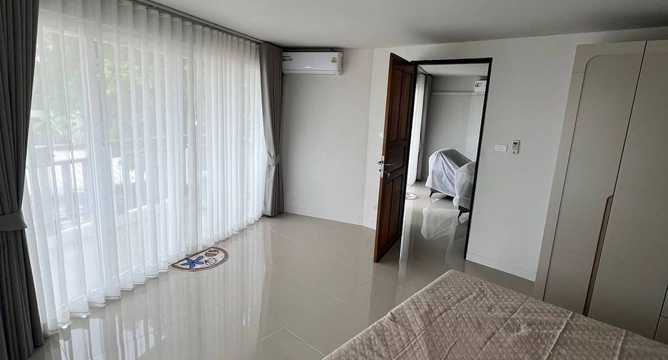 For rent 3 ベッドルーム condo in Pratumnak, Pattaya