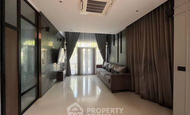 Haus zur Miete mit 4 Zimmer in Prawet, Bangkok