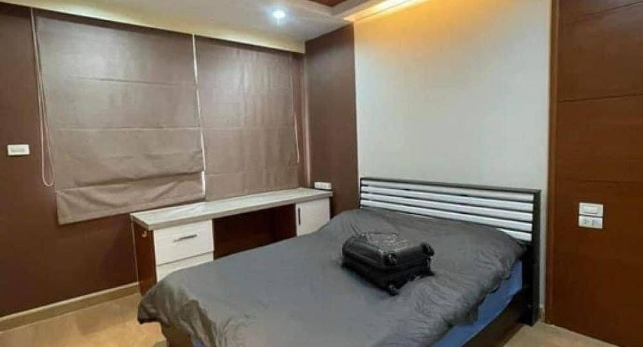 Haus zur Miete mit 3 Zimmer in Saphan Sung, Bangkok