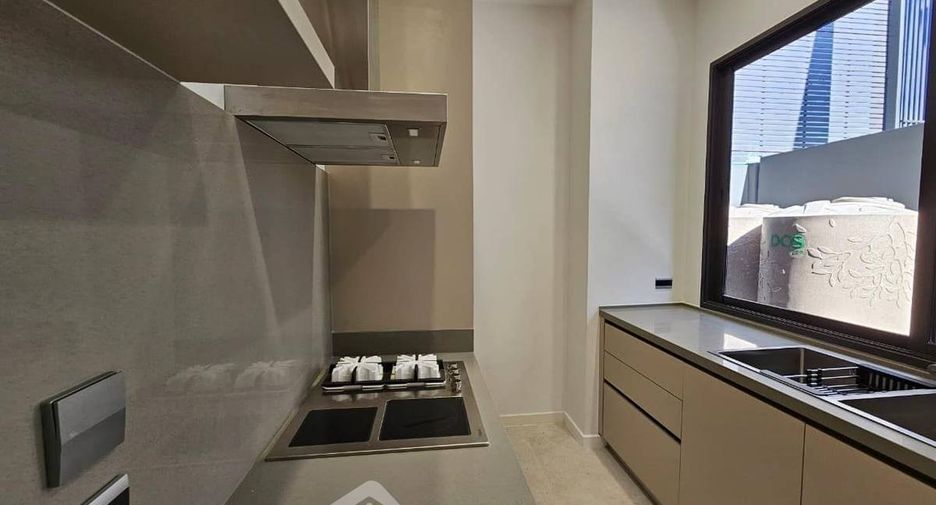 For rent 4 bedrooms house in Wang Thonglang, Bangkok