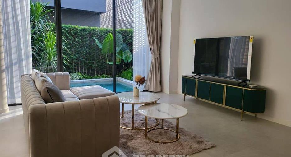 For rent 4 bedrooms house in Wang Thonglang, Bangkok