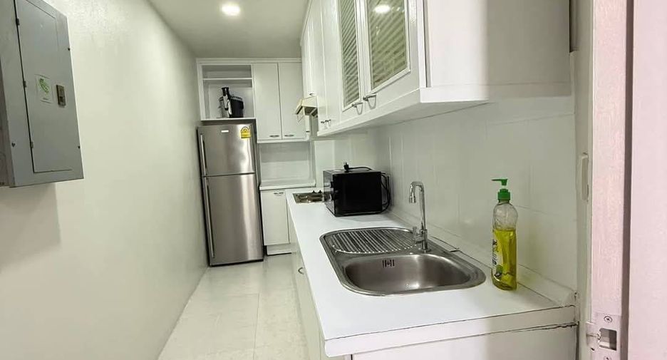 For rent 3 bedrooms condo in Watthana, Bangkok