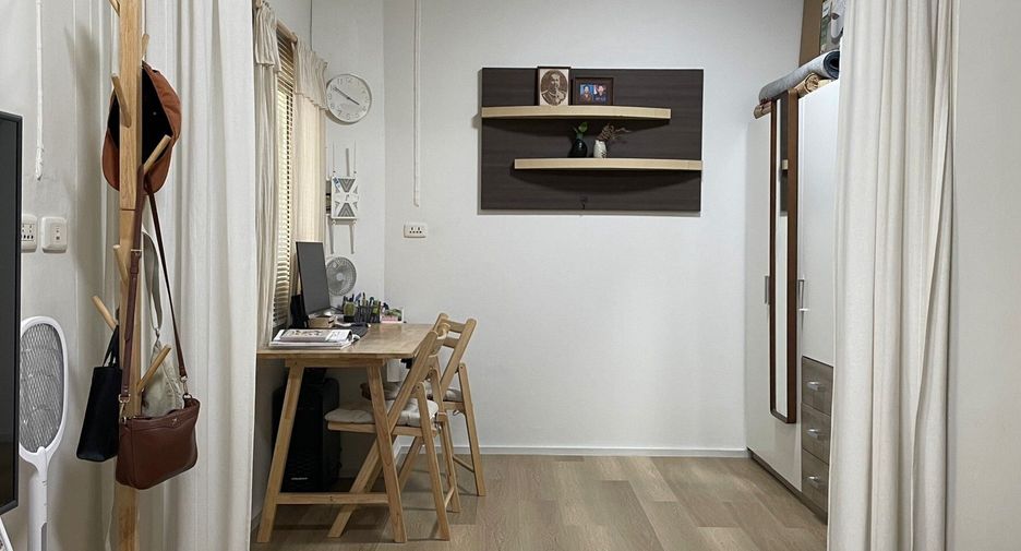 For sale 1 bed condo in Khlong Sam Wa, Bangkok