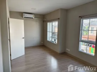 出售 和 出租 3 卧室 联排别墅 在 Lam Luk Ka, Pathum Thani