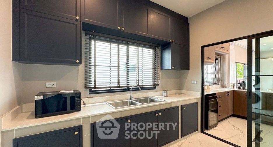 For rent 4 bedrooms house in Bang Phli, Samut Prakan