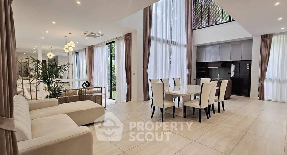 For rent 4 bedrooms house in Bang Kapi, Bangkok
