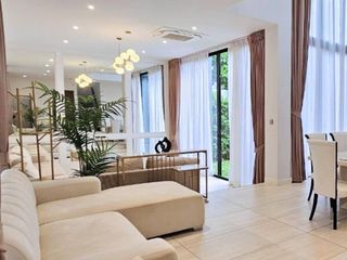 For rent 4 bedrooms house in Bang Kapi, Bangkok
