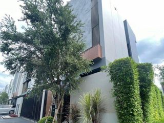 For rent 4 bedrooms house in Bang Kapi, Bangkok
