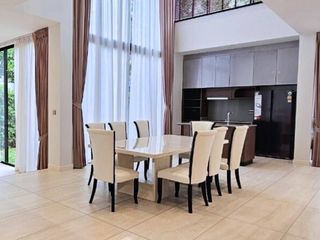 For rent 4 bedrooms house in Bang Kapi, Bangkok