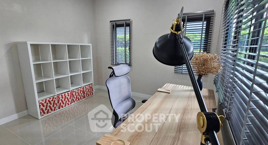For rent 5 bedrooms house in Bang Kapi, Bangkok