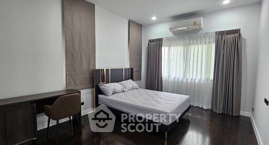 For rent 5 bedrooms house in Bang Kapi, Bangkok