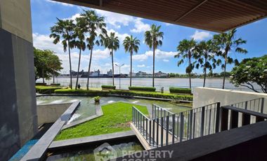 For rent 4 bedrooms condo in Yan Nawa, Bangkok