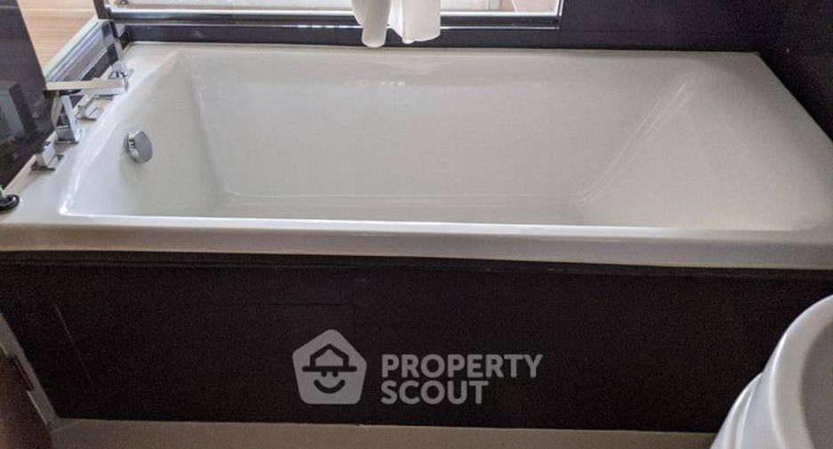 For rent 1 bed condo in Phra Khanong, Bangkok