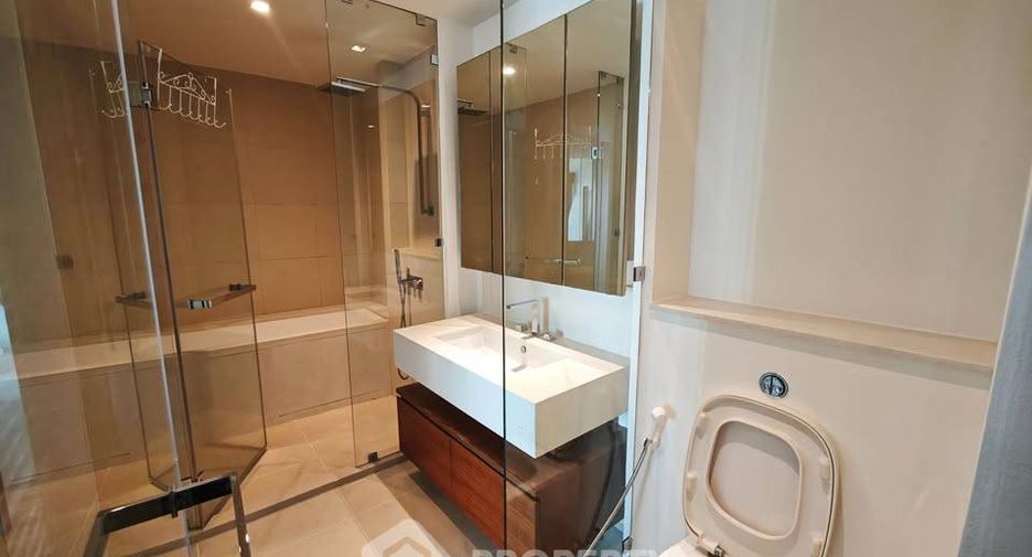 Condo en alquiler de 3 habitaciones en Sathon, Bangkok