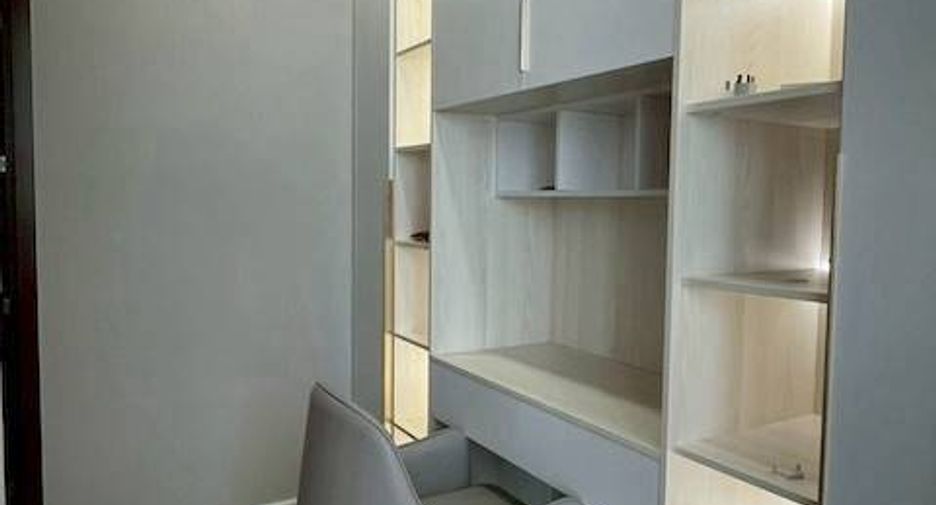 For rent 4 bedrooms condo in Bang Na, Bangkok