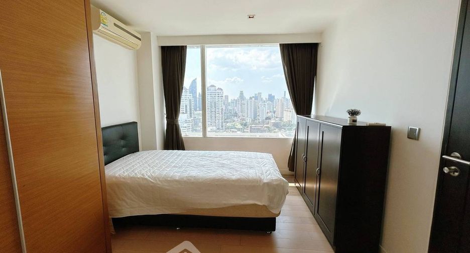 For rent 3 bedrooms condo in Watthana, Bangkok