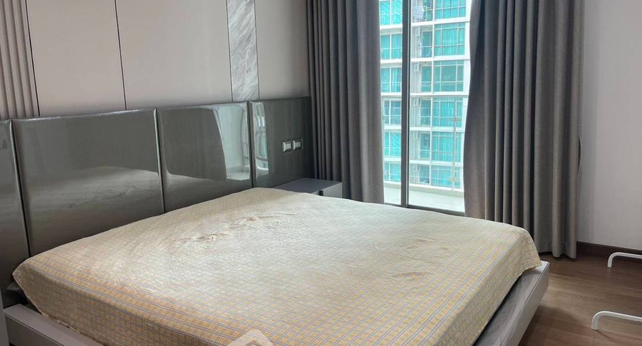For rent 3 bedrooms condo in Watthana, Bangkok