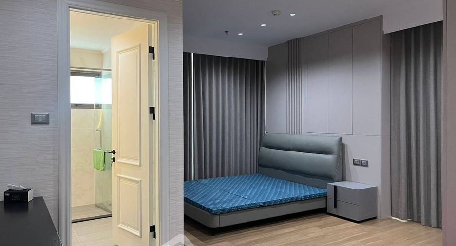 For rent 3 bedrooms condo in Watthana, Bangkok