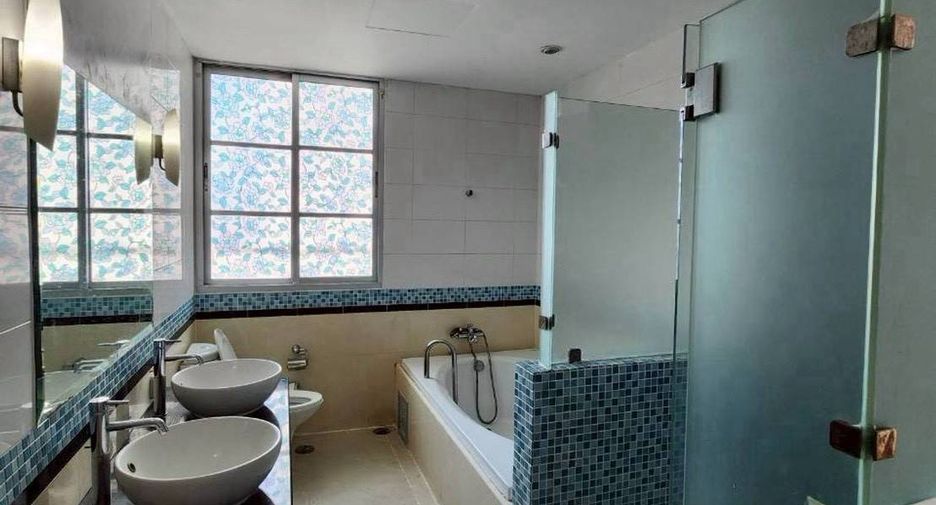 Wohnung zur Miete mit 3 Zimmer in Khlong Toei, Bangkok