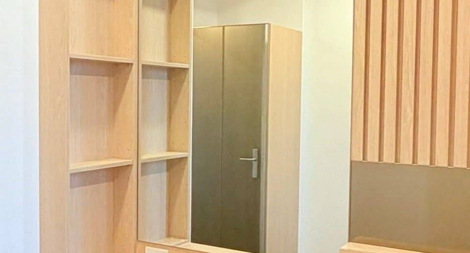 For rent 2 bedrooms condo in Bang Rak, Bangkok