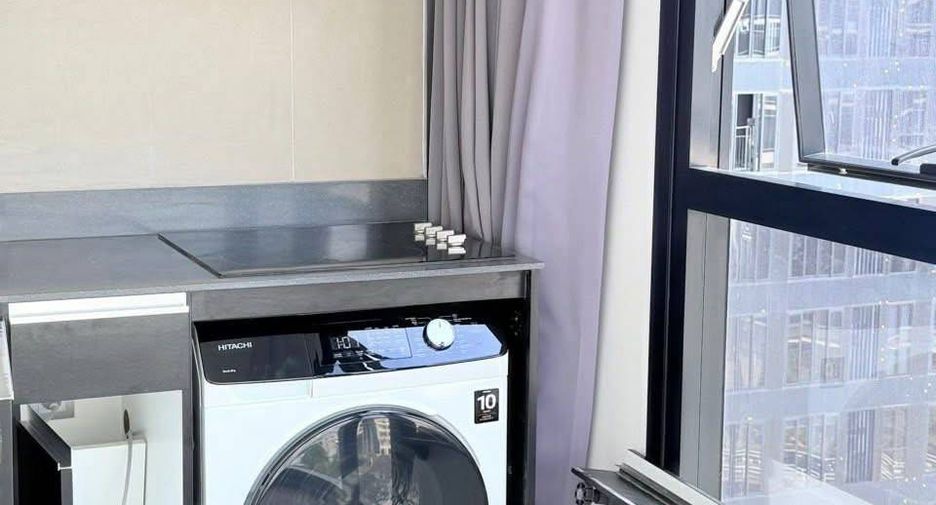 For rent 2 bedrooms condo in Bang Rak, Bangkok
