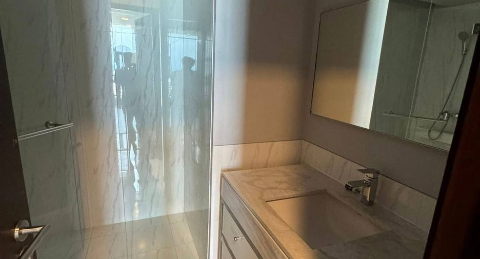 For rent 2 bedrooms condo in Sathon, Bangkok