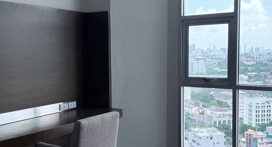 For rent 2 bedrooms condo in Sathon, Bangkok