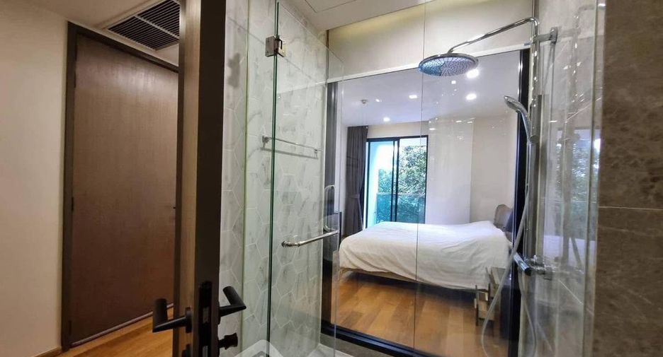 For rent 3 bedrooms condo in Khlong Toei, Bangkok