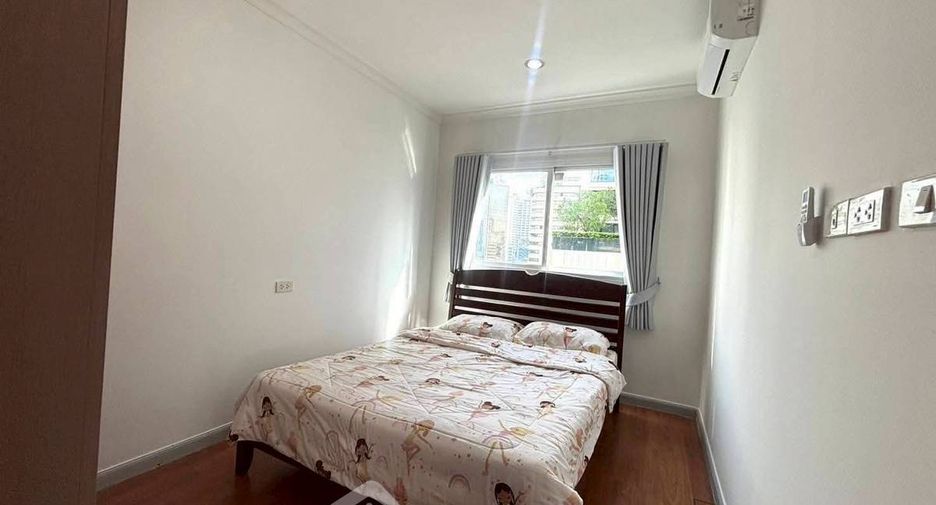 For rent 3 bedrooms condo in Watthana, Bangkok