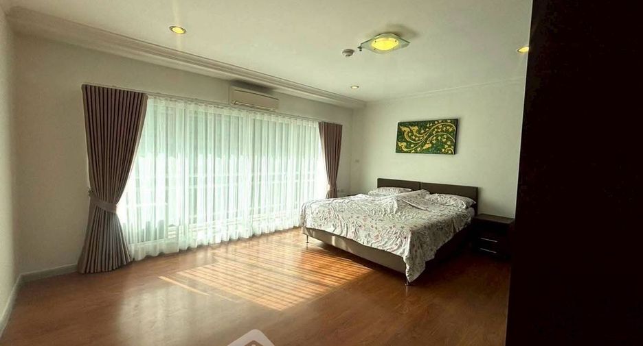 For rent 3 bedrooms condo in Watthana, Bangkok