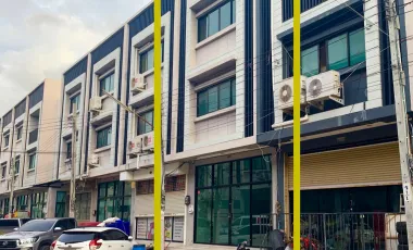 Casa adosada en alquiler de 3 habitaciones en Phra Samut Chedi, Samut Prakan
